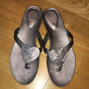 Like new coach flip flops 🐳🦋